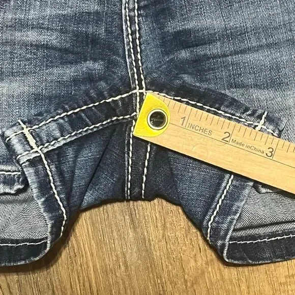 Miss Me Y2K Mid Rise Distressed Bling Wings Embroidered Shorts 25 Thick Stitch - Picture 9 of 9